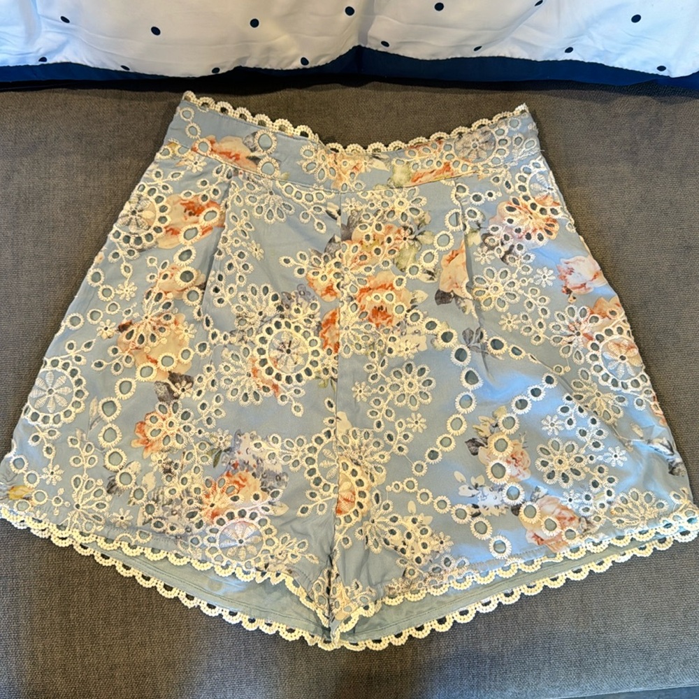 Entro eyelet shorts